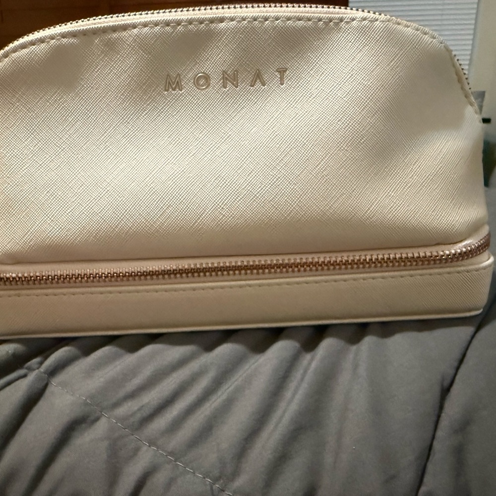 Monat Cream Cosmetic Bag